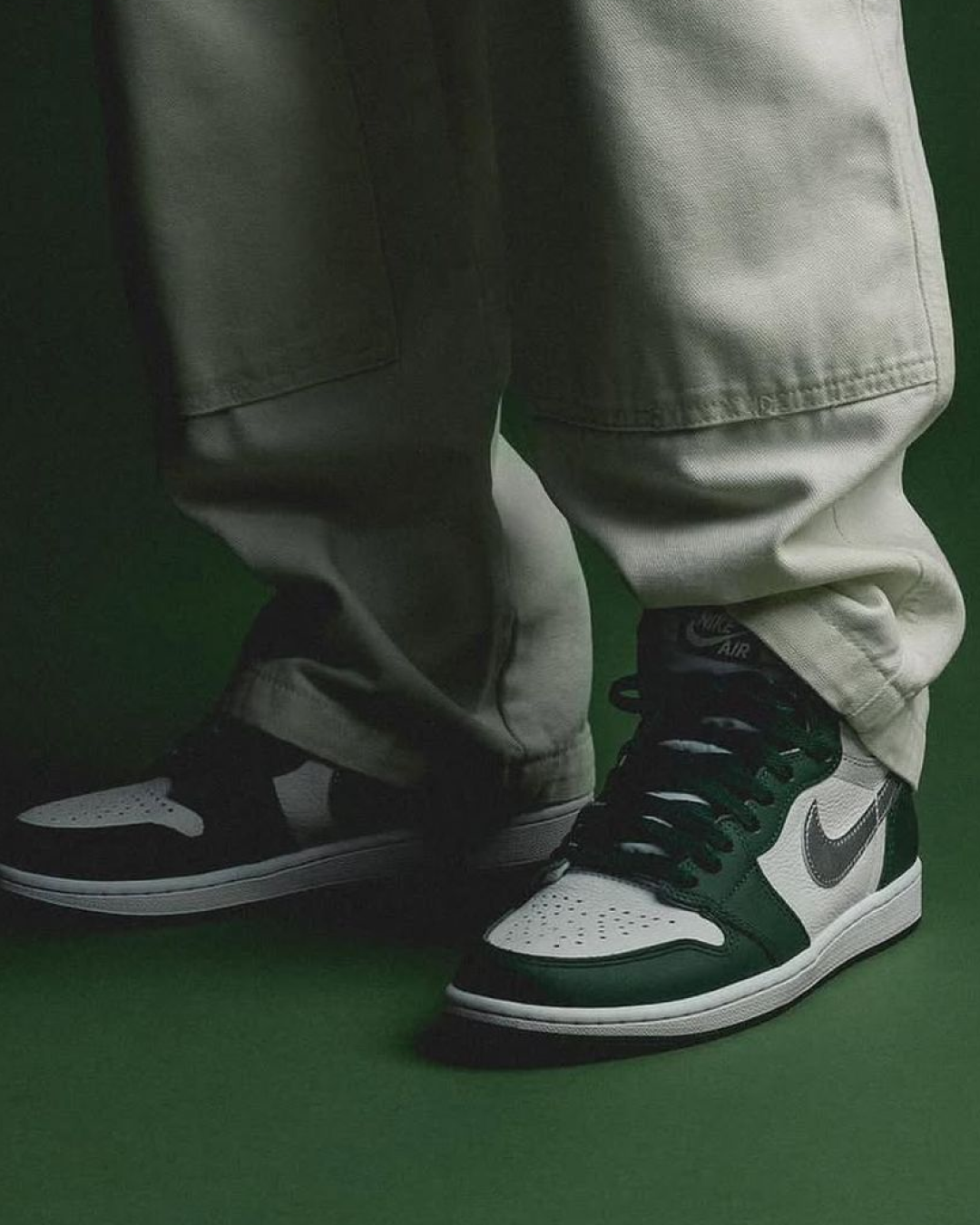 Air Jordan 1 Retro High OG “Gorge Green” Sneakers