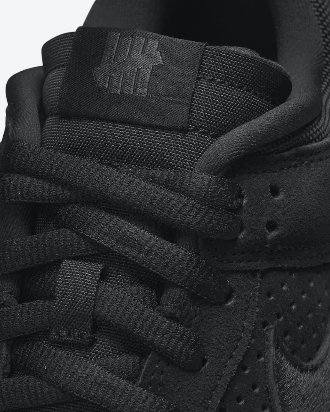 Undefeated x Nike Dunk Low 5 On It 'Black' Sneakers
