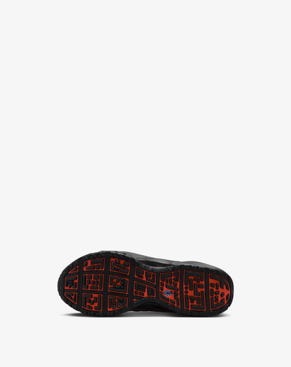Nike Air Max SNDR GORE-TEX 'Dark Smoke Grey and Fire Red' Sneakers