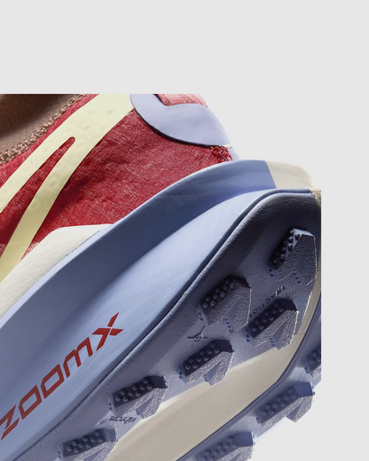 Nike Zegama 2 Trail Running Shoe in Red Stardust/Mars Stone/Lilac Ice/Alabaster