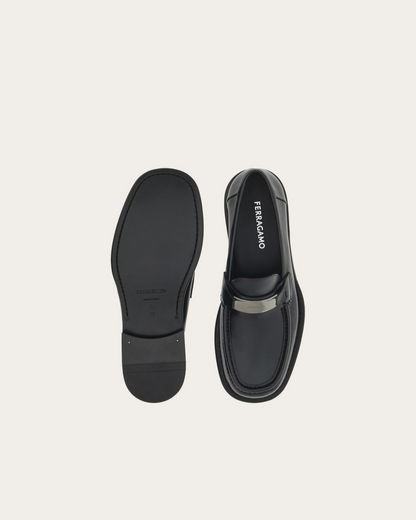 Ferragamo New Vara Buckle Moccasin Shoe