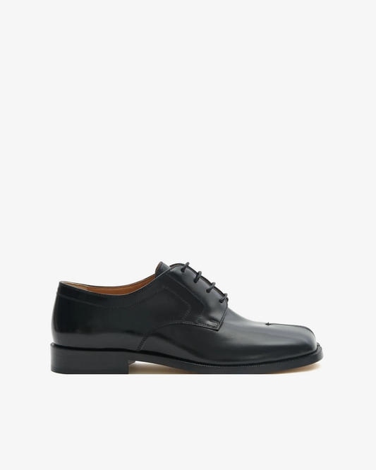 Maison Margiela Tabi Laced Shoe in Black