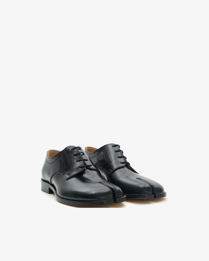 Maison Margiela Tabi Laced Shoe in Black