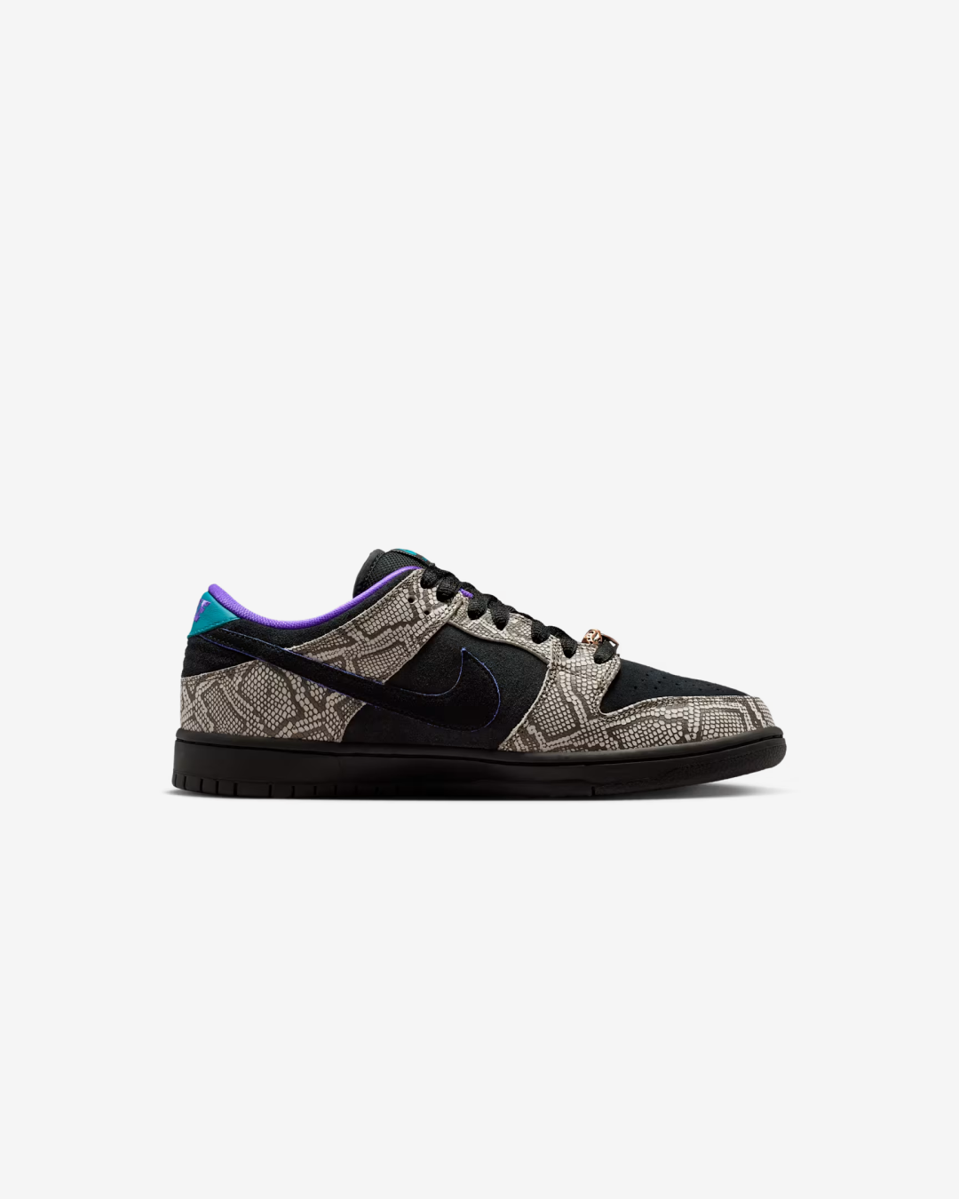 Nike SB Dunk Low x Dashawn Jordan 'Bright Spruce' Sneakers