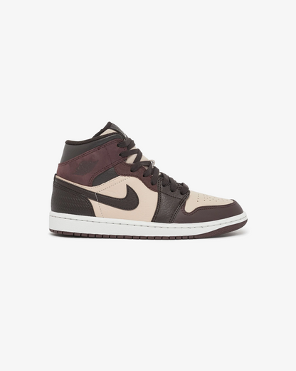 Nike Air Jordan 1 Retro High OG Bordeaux Sneakers